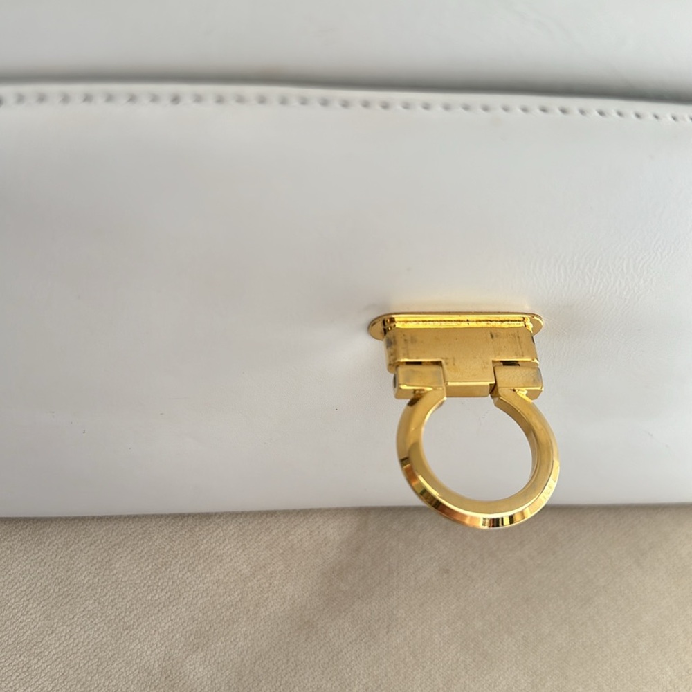 Authentic Vintage Ferragamo Gancini Handbag e210096 - Picture 16 of 17